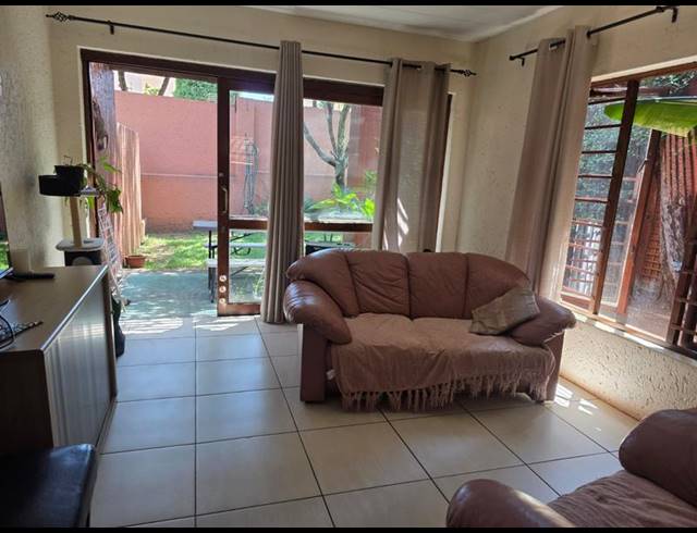 1 BEDROOM APARTMENT FOR SALE IN SUNNINGHILL